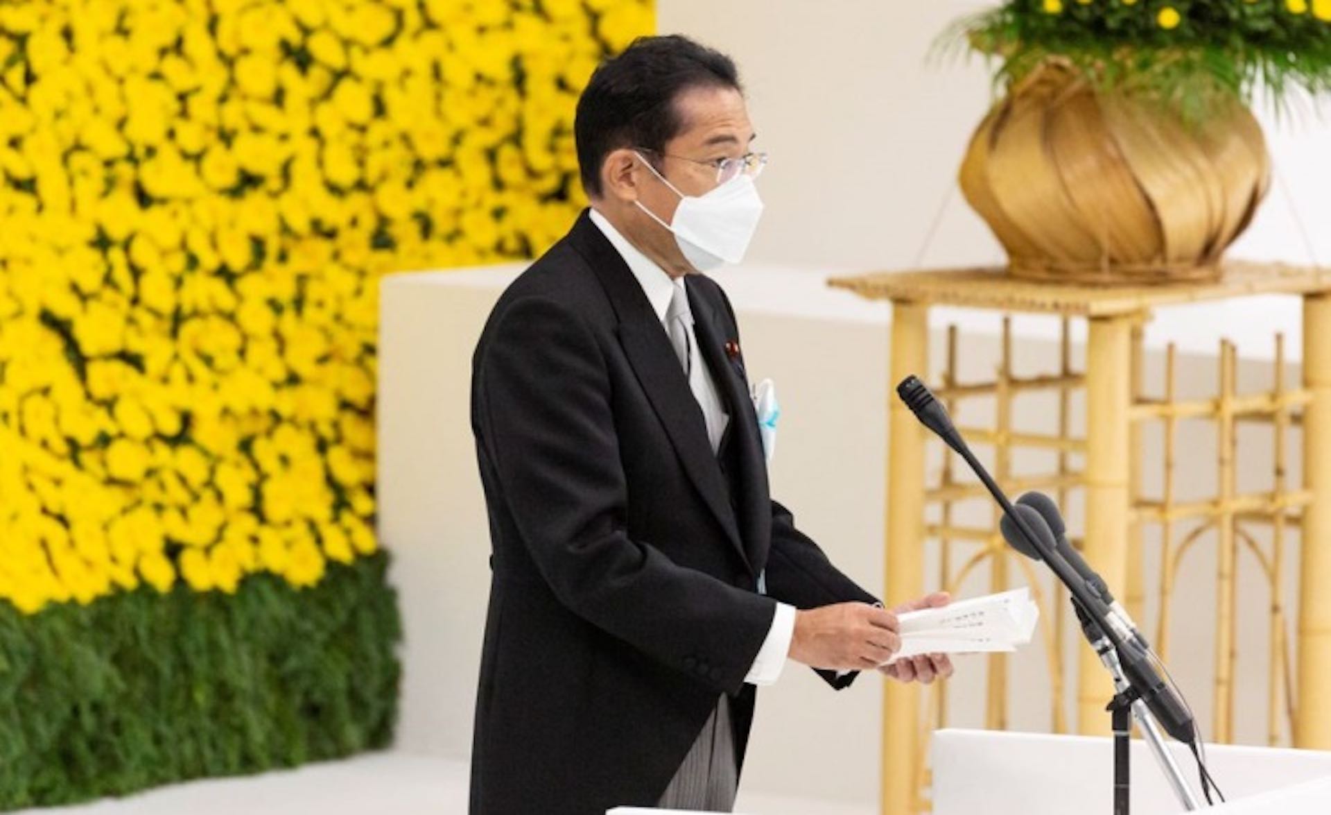 Japanese PM vows no more wars in the future